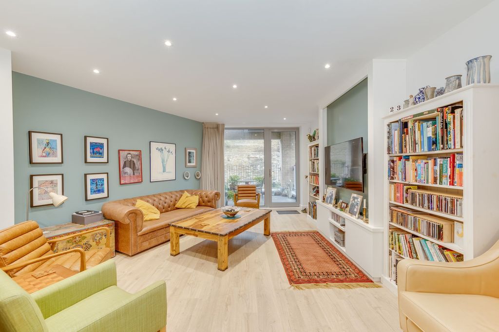 2 bed flat for saleChelsea Heights, Strathmore Place S11 photo 4