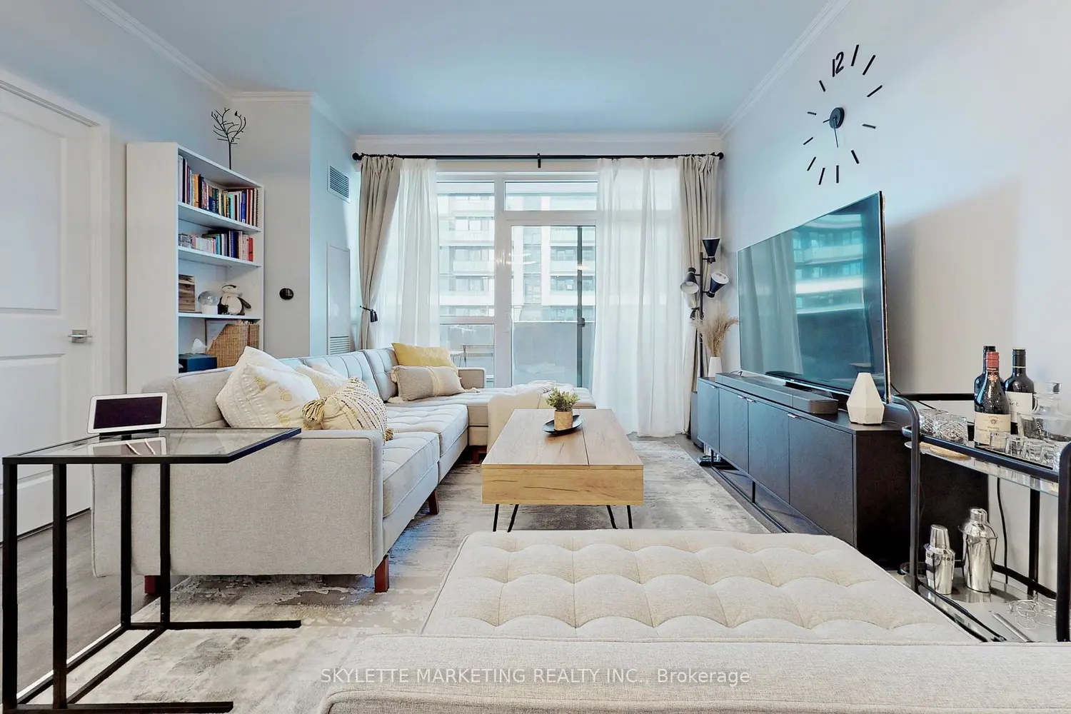 Additional image 8 of 75 Oneida Crescent 410