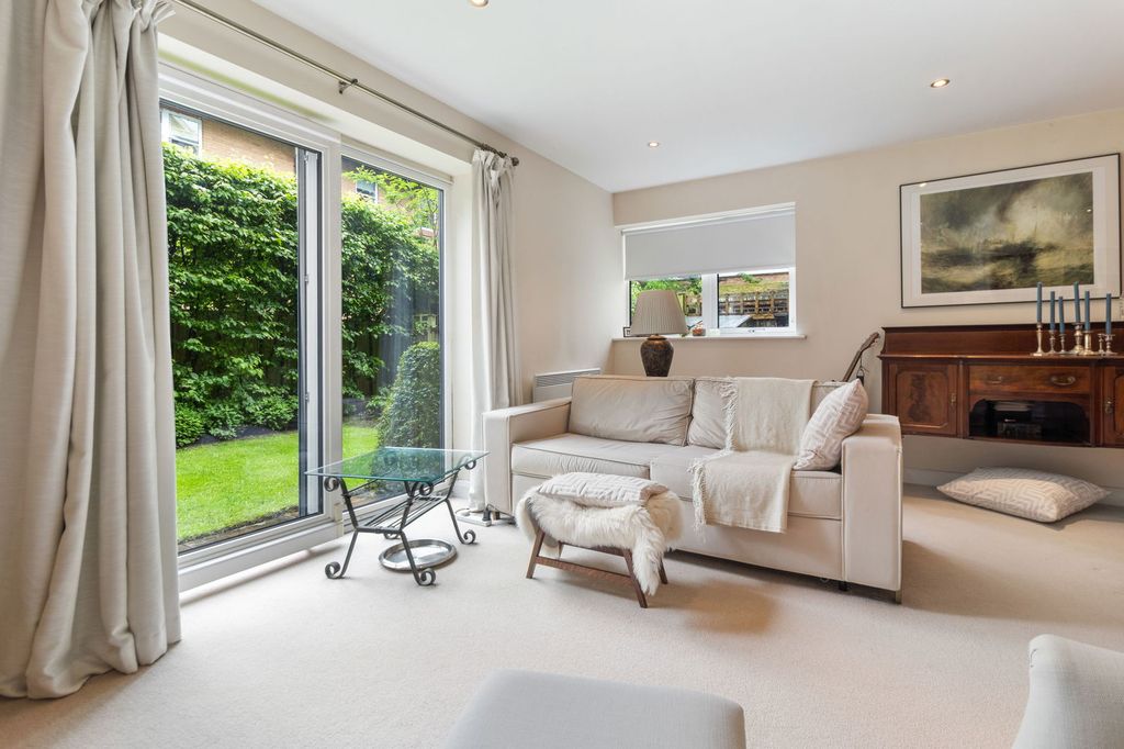 Additional image 2 of 2 bed flat for saleAlbert Road North, Great Malvern, Worcestershire WR14
