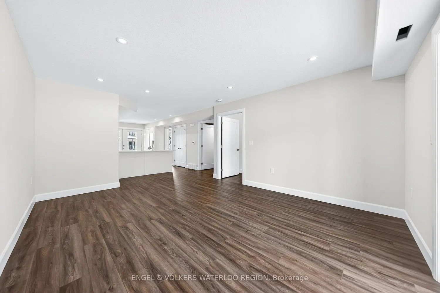 Additional image 11 of 3202 Vivian Line 47