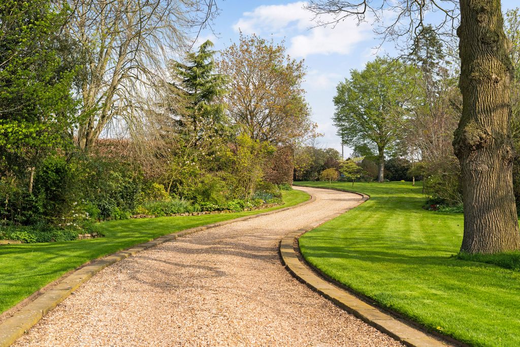 Additional image 17 of 7 bed detached house for saleYewleigh Lane, Upton-Upon-Severn WR8
