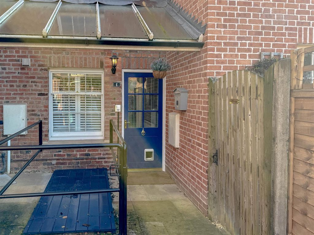 Additional image 24 of 2 bed flat for saleRoyal Oak Gardens, Malvern WR14