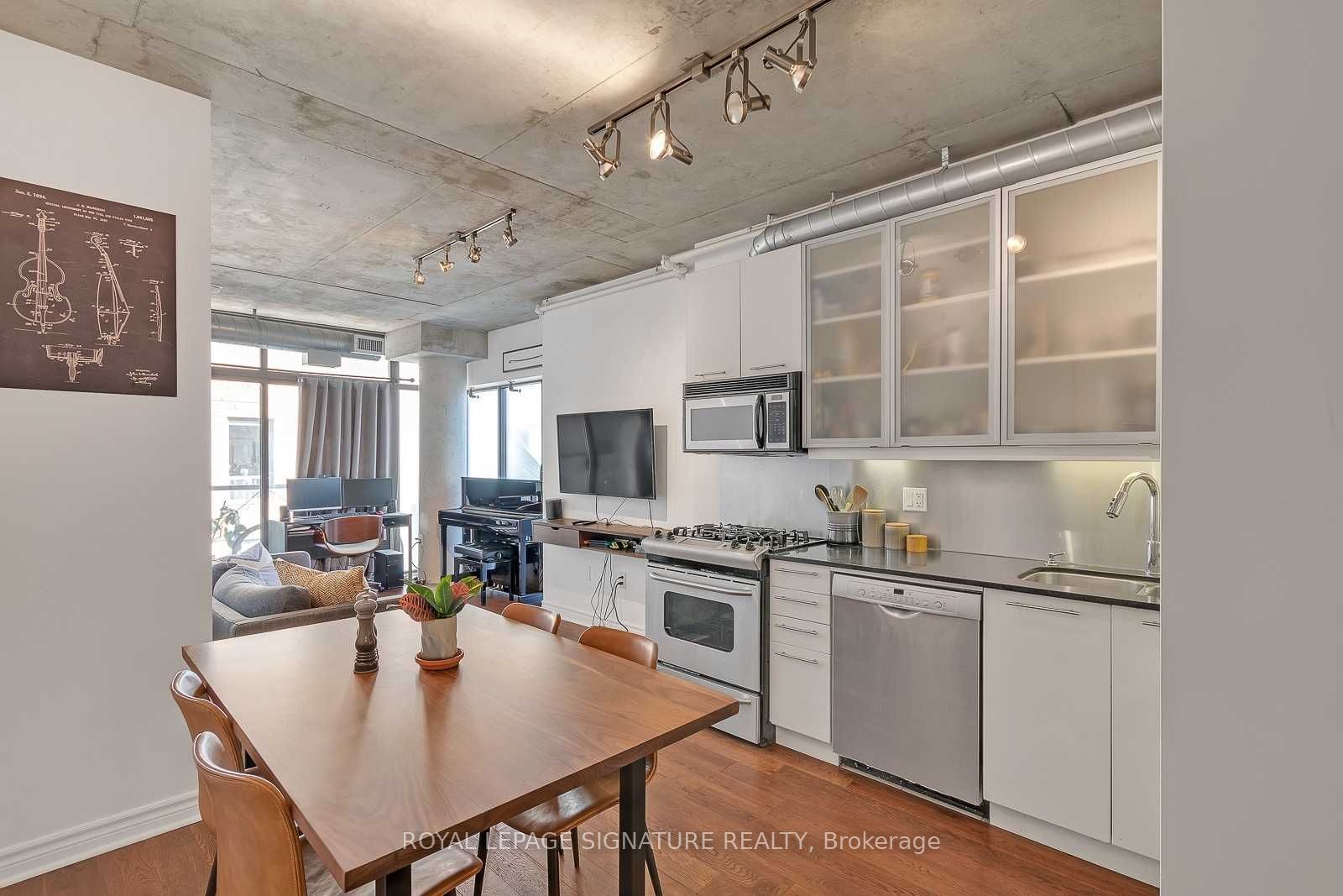 404-533 Richmond Street W, Toronto, ON, M5V 3Y1