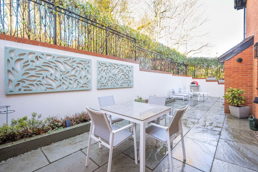 Additional image 12 of 3 bed flat for saleBirchcroft, Ascot SL5