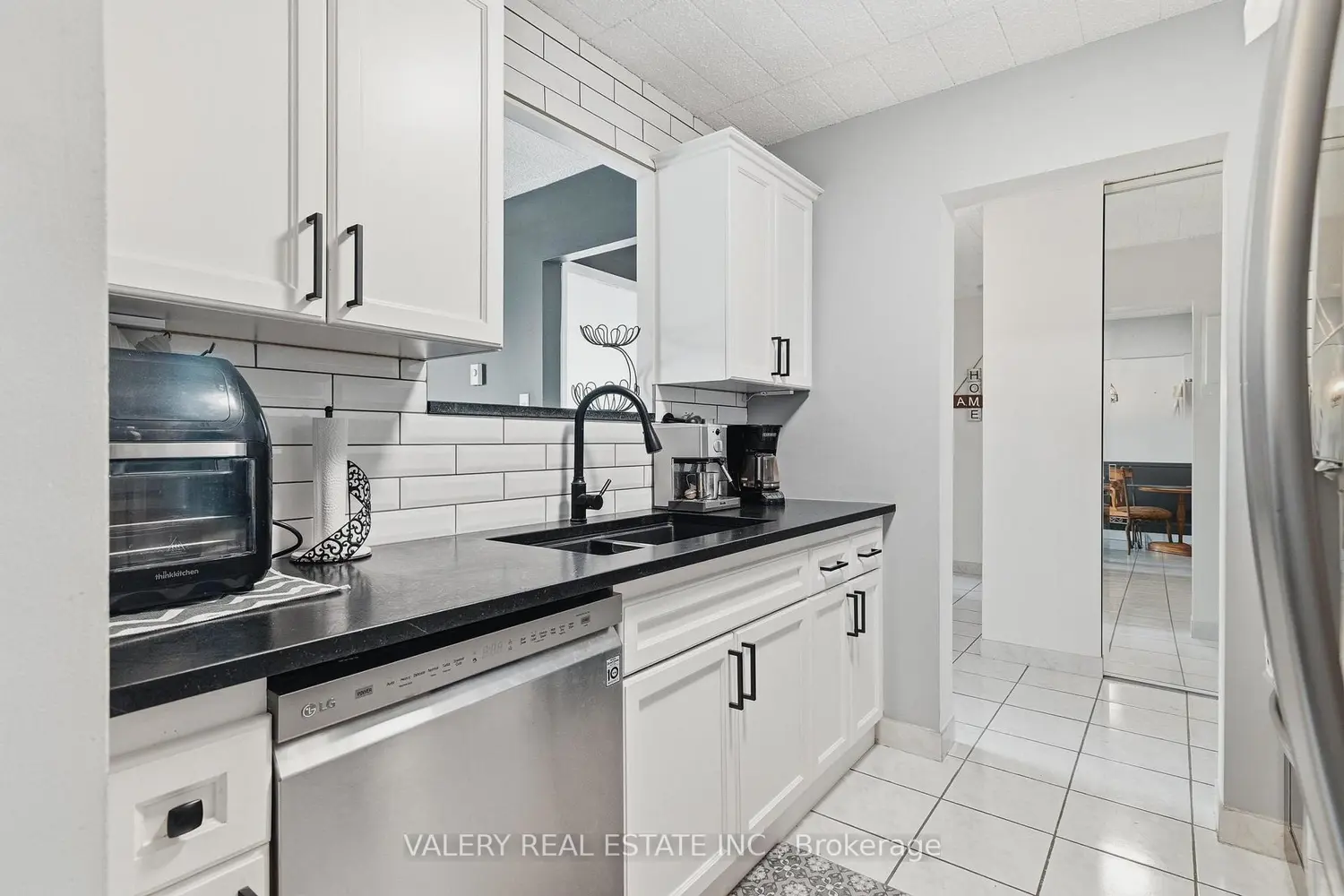 6 Walton Avenue 302 photo 3