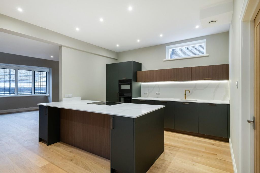Additional image 5 of 2 bed maisonette for saleBrown Street, Salisbury SP1