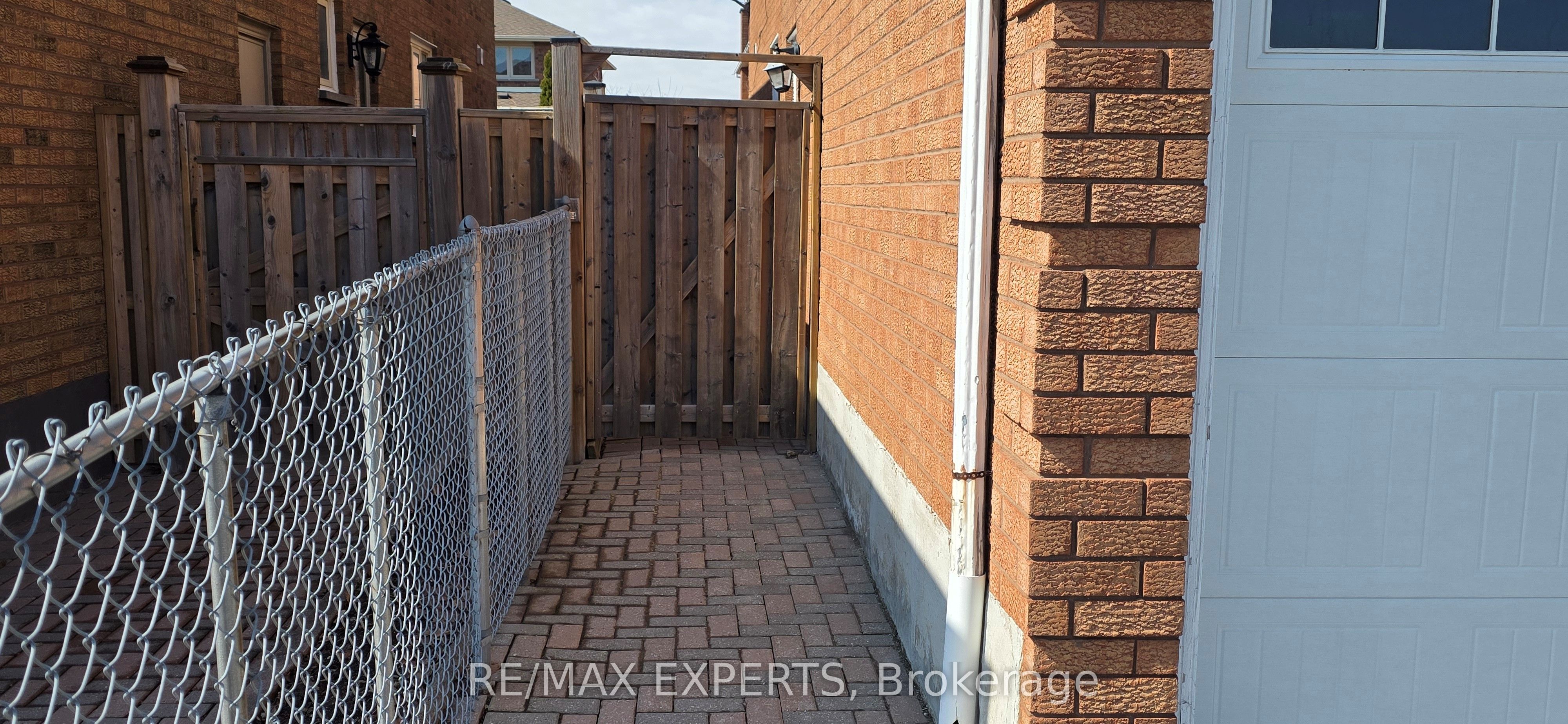 Additional image 2 of 8 Waterfall Road, Vaughan, ON, L4L 5B5