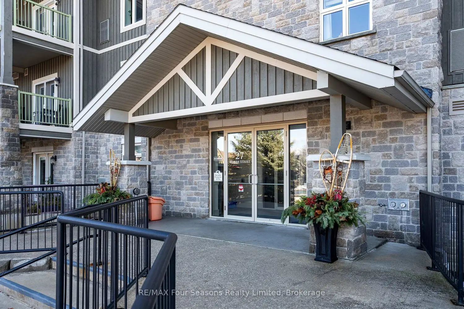 27 Beaver Street 305