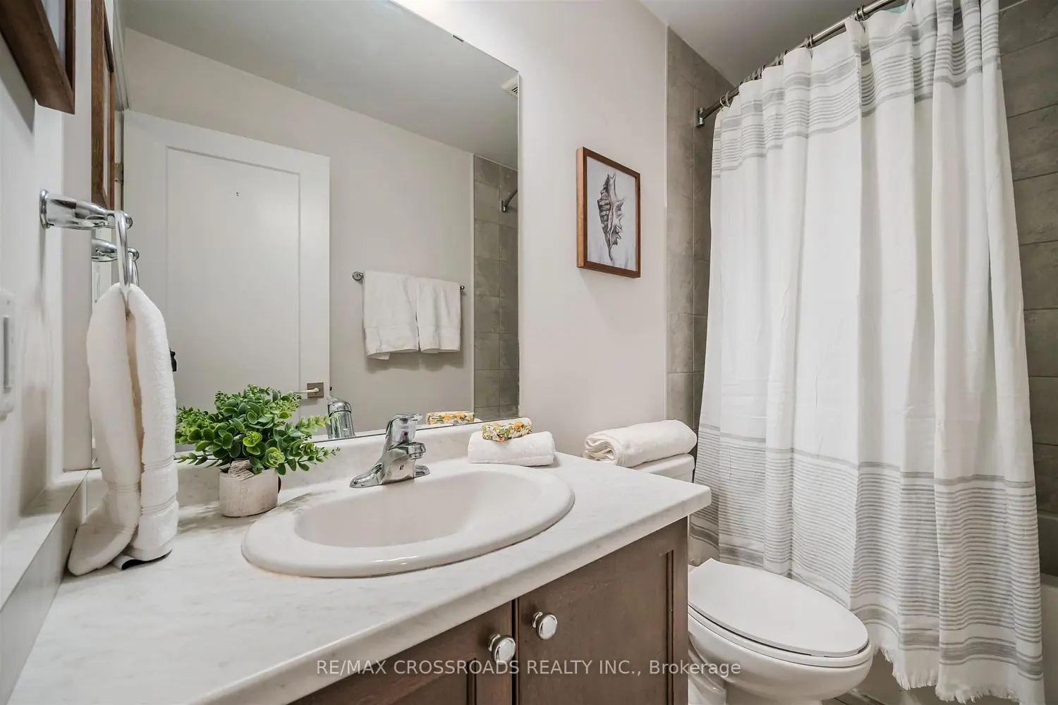 Additional image 10 of 4 Near Lane