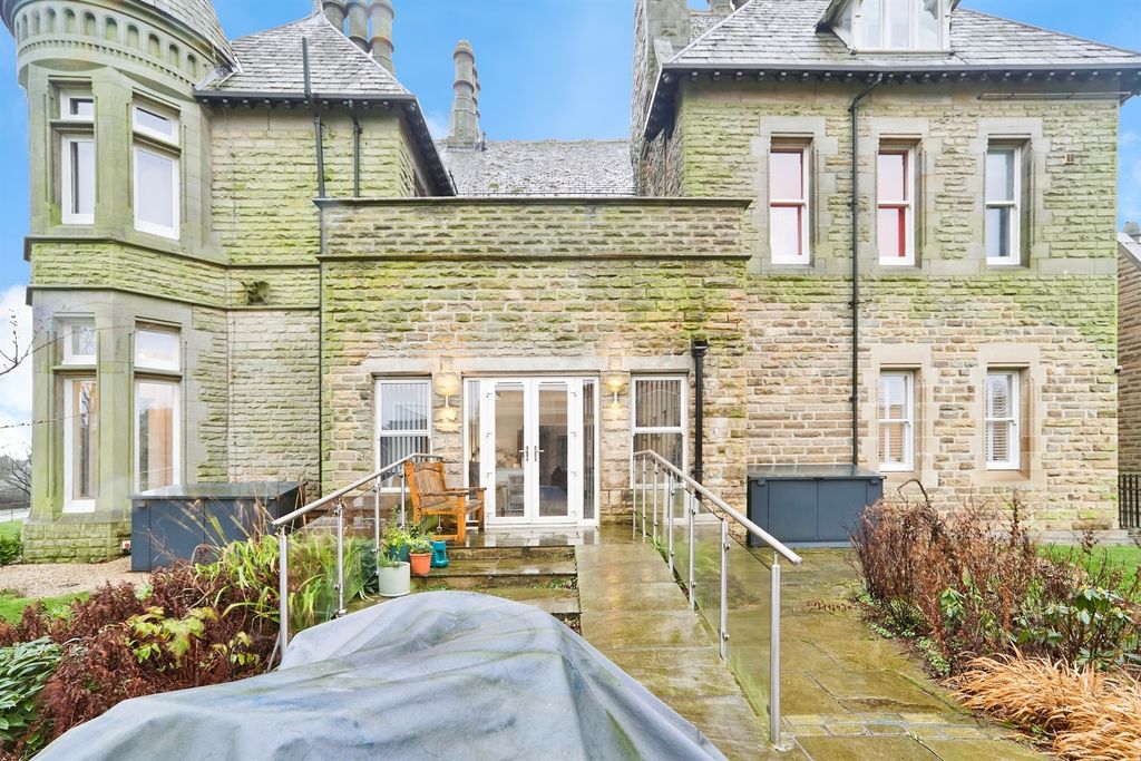 Additional image 21 of 3 bed flat for saleSpenfield Court, Leeds LS16