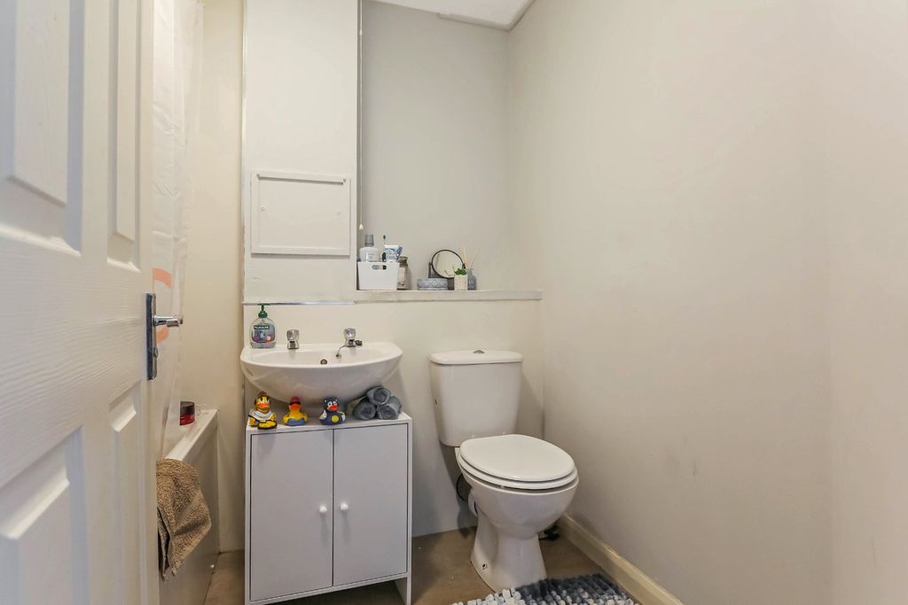 Additional image 14 of 2 bed flat for saleGlasgow Road, West Dunbartonshire, Clydebank G81