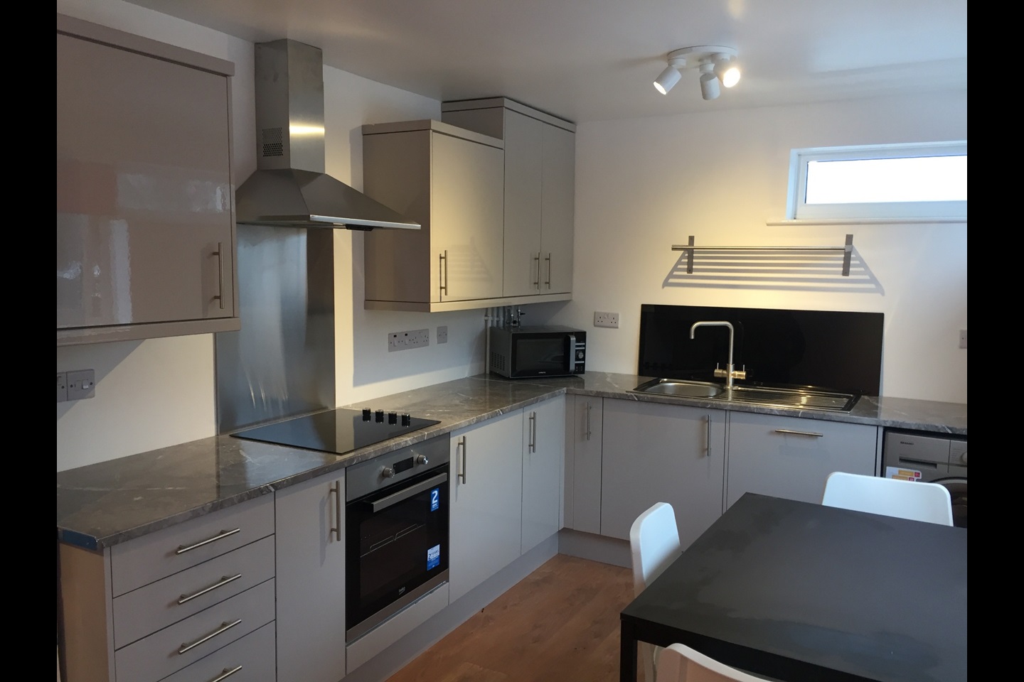 Room in a Shared Flat, Wheeleys Road, B15, N1 7GU