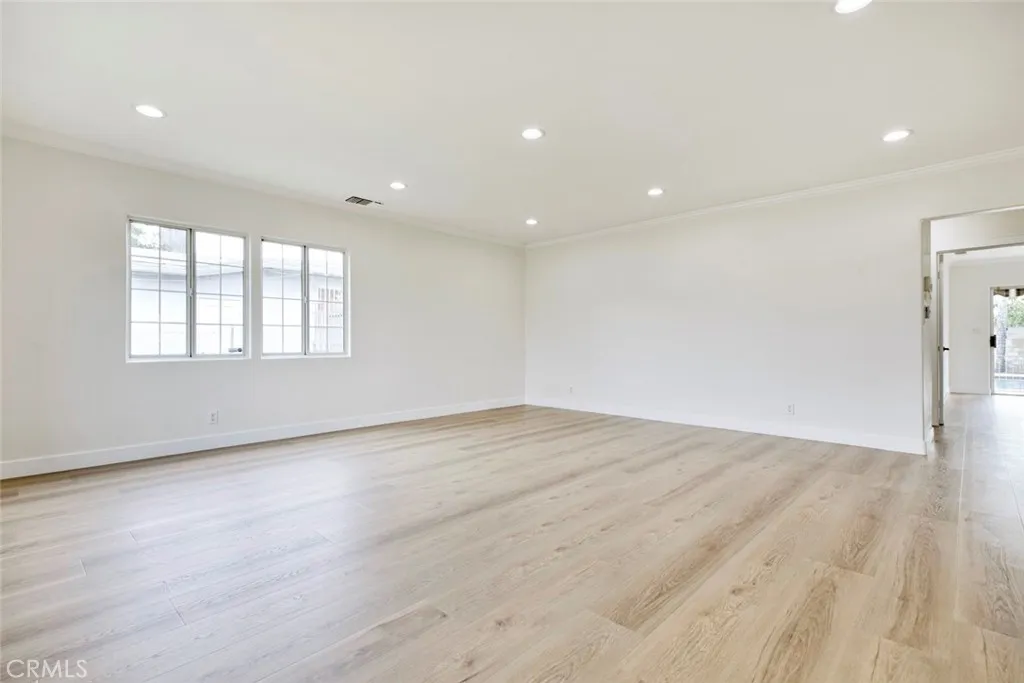 Additional image 10 of 6622 Varna Ave, Van Nuys, CA 91401