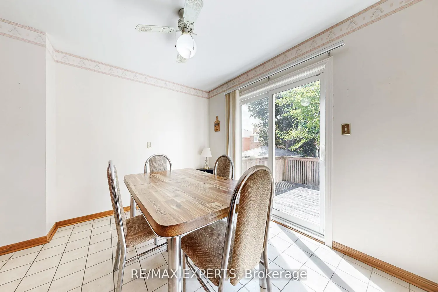 Additional image 9 of 47 Velvet Crescent