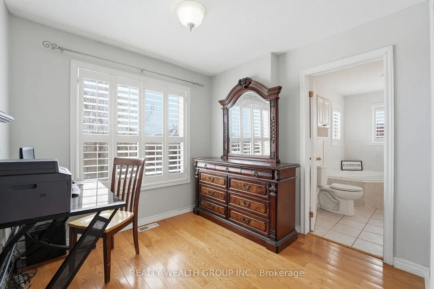 84 Bayview Avenue photo 4