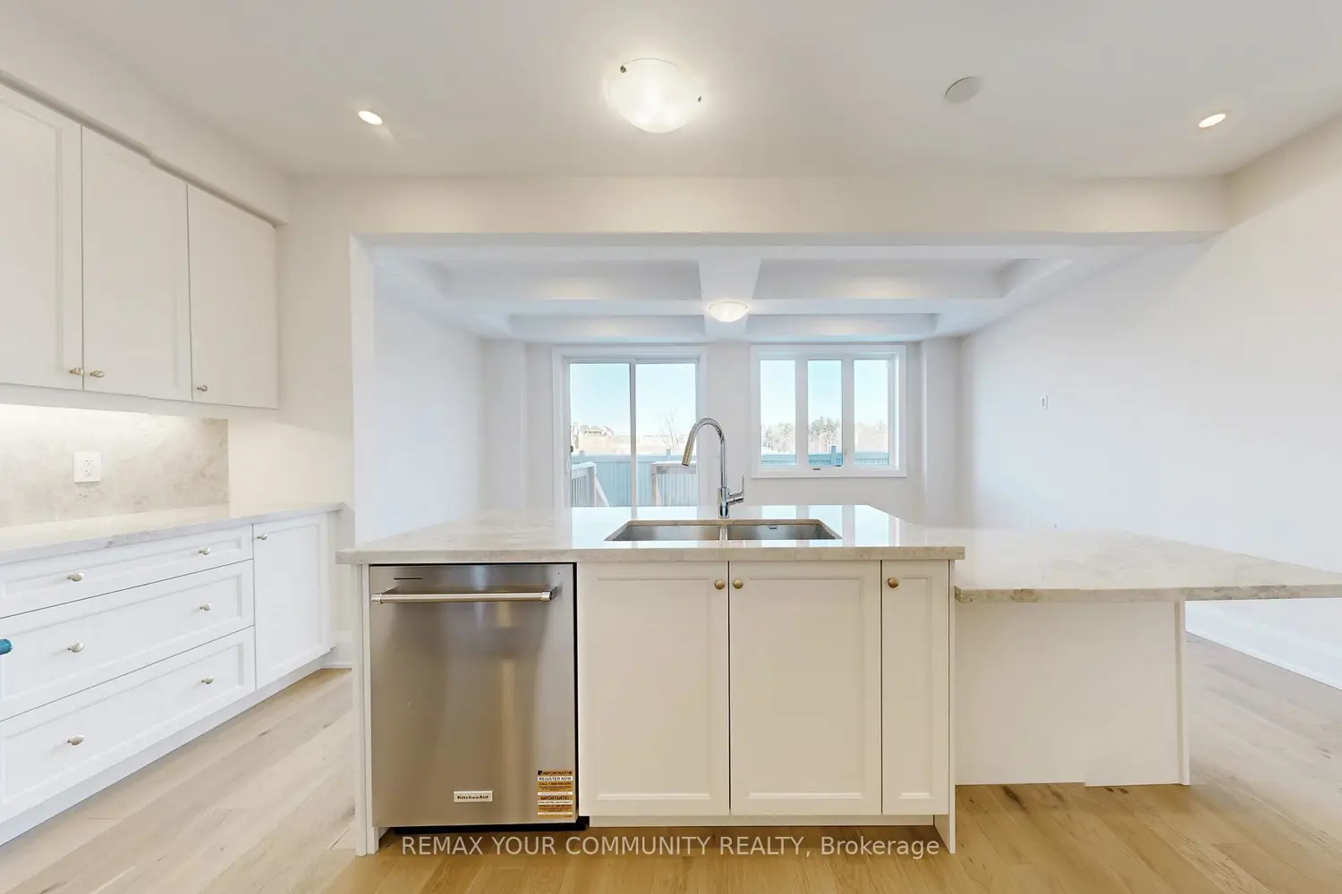 44 Schmeltzer Crescent photo 5