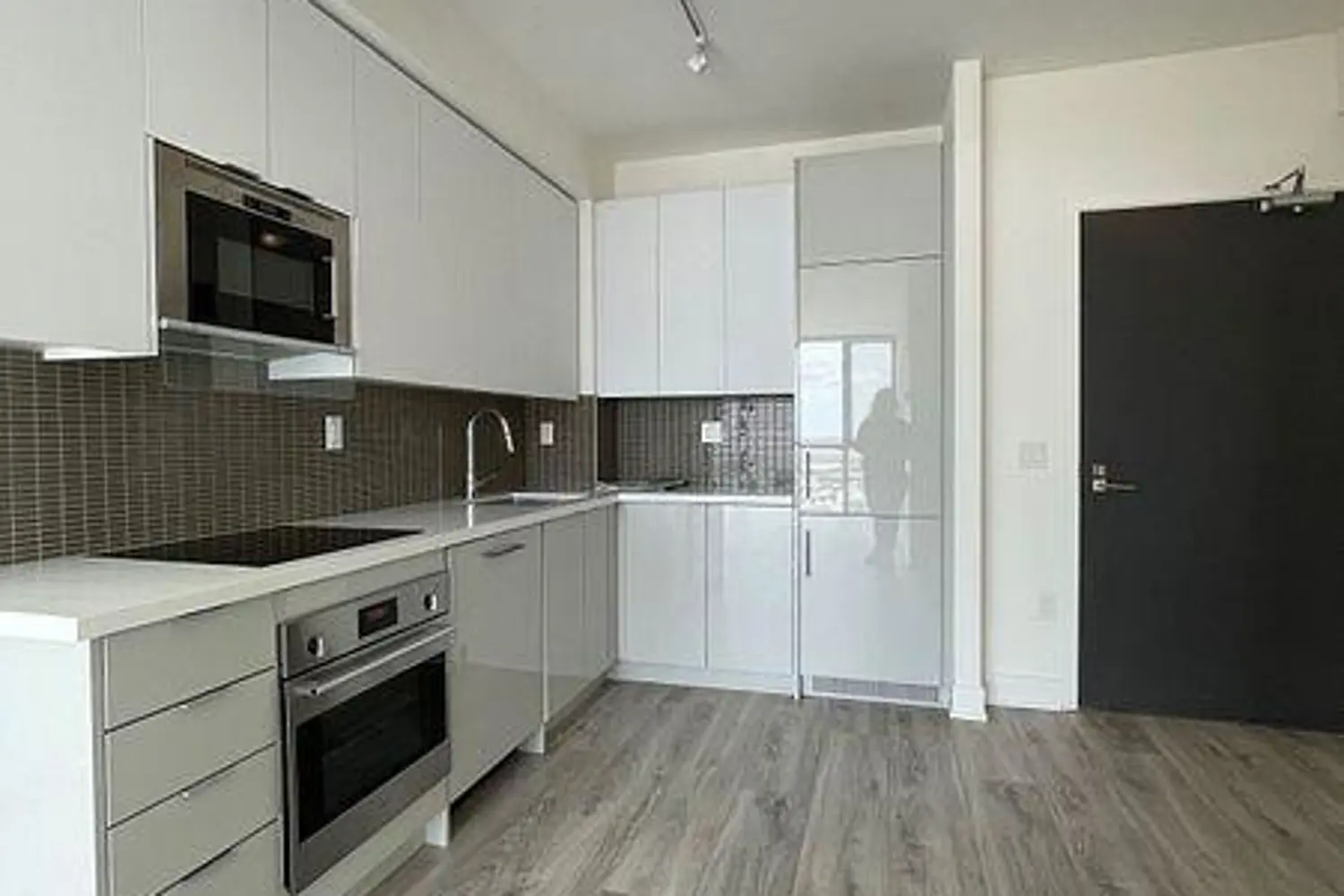 Additional image 7 of 2908 Highway 7 1101