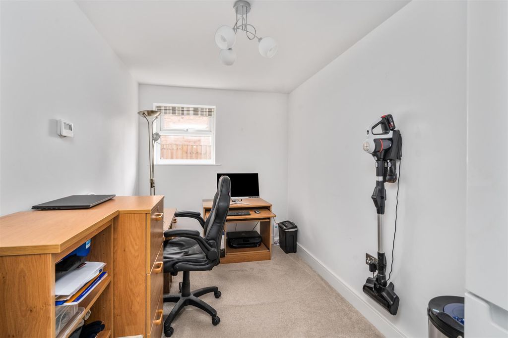 Additional image 11 of 3 bed flat for saleApartment 1 Fairway Lawns, Dovehouse Lane, Solihull B91