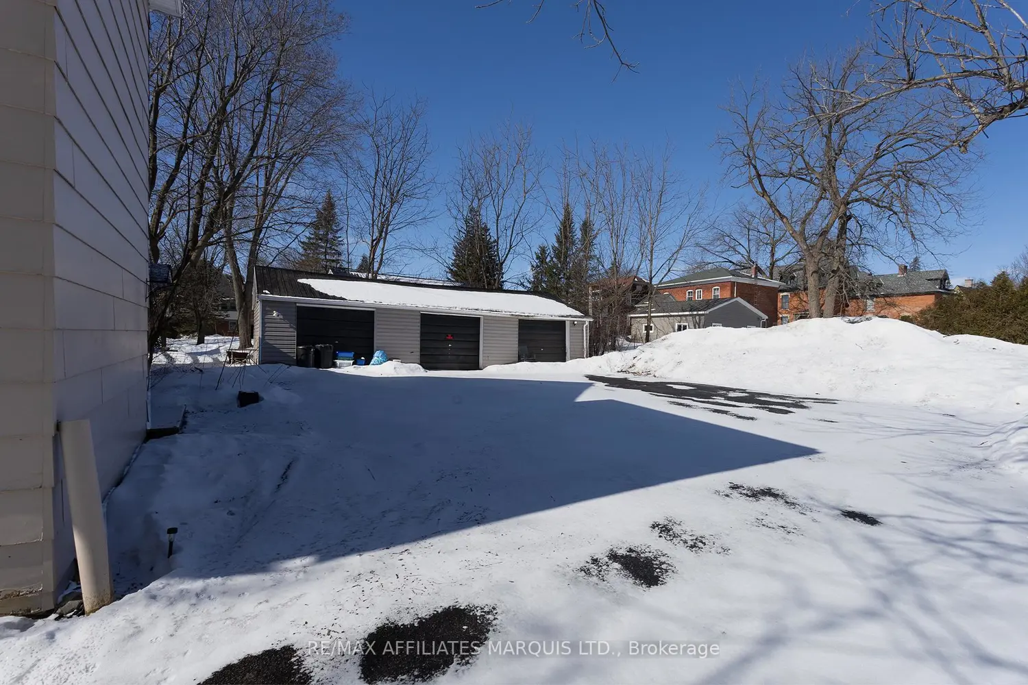 Additional image 4 of 16 Lakeshore Drive