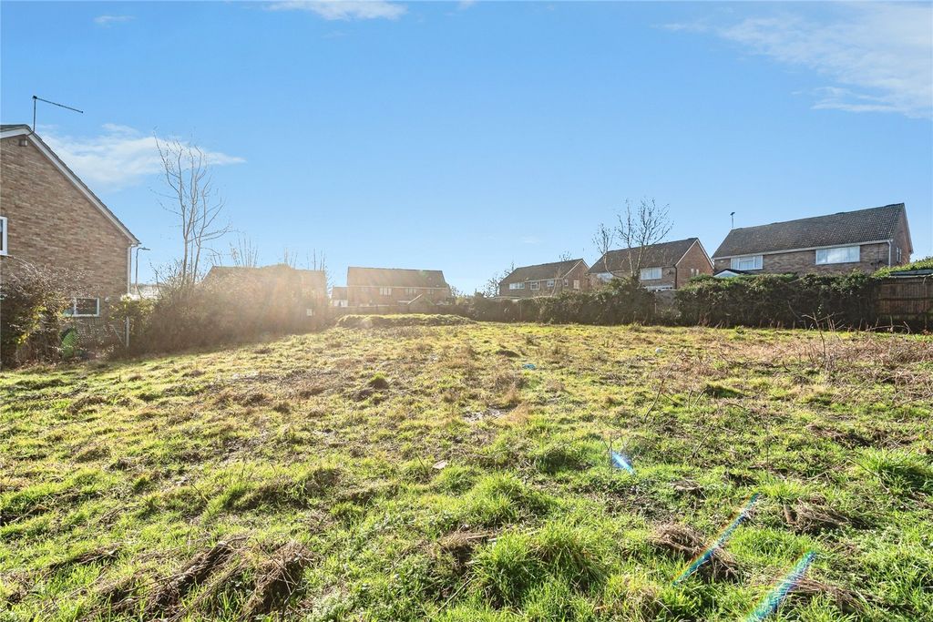 Additional image 8 of Land for saleLinnet Close, Tilehurst, Reading, Berkshire RG31