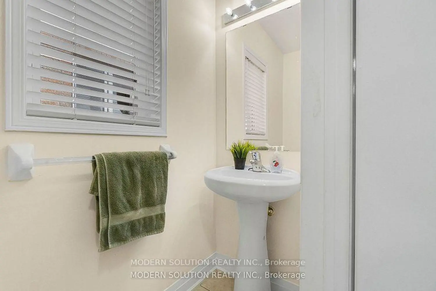 Additional image 4 of 67 Roundstone Drive