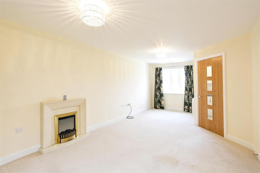 Additional image 3 of 2 bed flat for saleSummerfield Place, Wenlock Road, Shrewsbury SY2