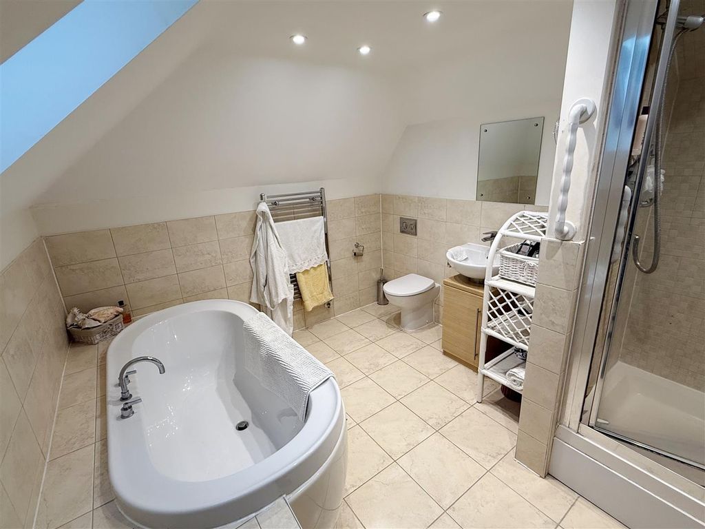 Additional image 13 of 3 bed flat for saleEnborne Gate, Newbury RG14