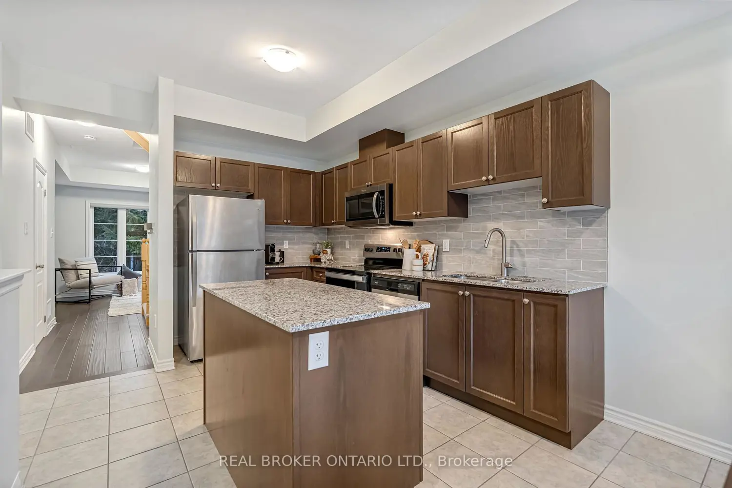 Additional image 6 of 383 Dundas Street 21