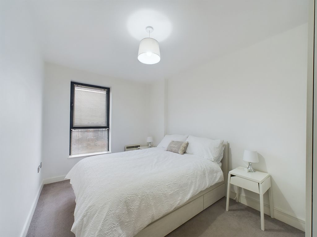 Additional image 16 of 3 bed flat for saleQueens Court, 50 Dock Street, Hull, East Riding Of Yorkshire HU1