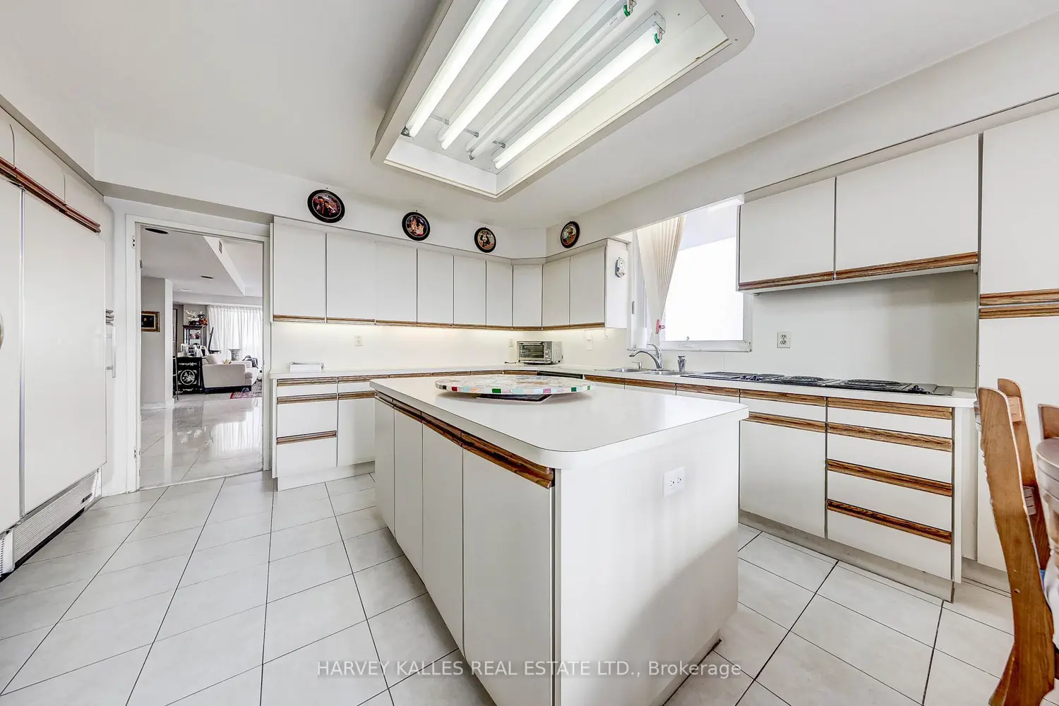 Additional image 9 of 2600 Bathurst Street 1001
