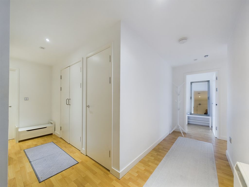 Additional image 3 of 3 bed flat for saleQueens Court, 50 Dock Street, Hull, East Riding Of Yorkshire HU1