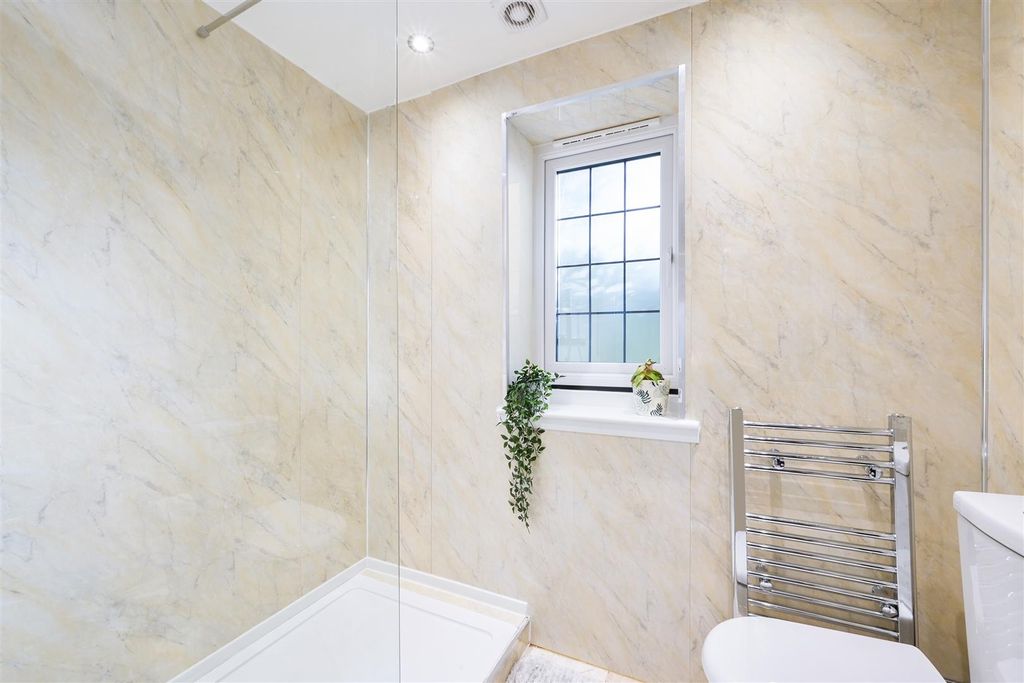 Additional image 31 of 3 bed flat for saleWoodland Way, Kingswood KT20