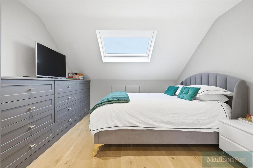 Additional image 25 of 4 bed terraced house for saleRegents Place, Loughton, Essex IG10