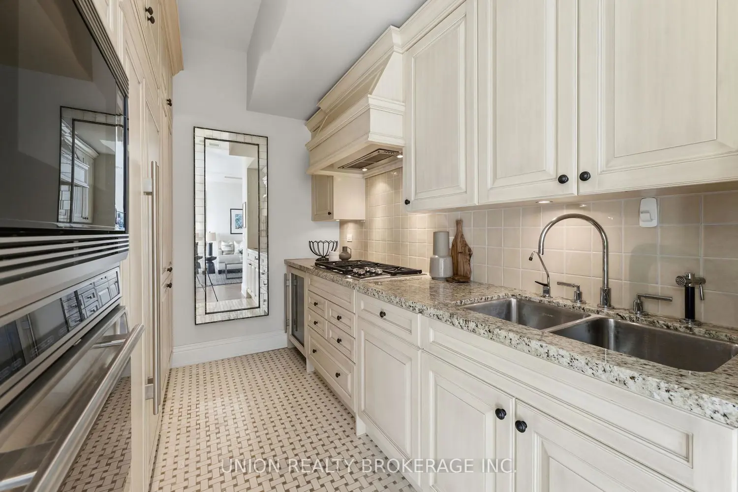 Additional image 6 of 183 Wellington Street 2805