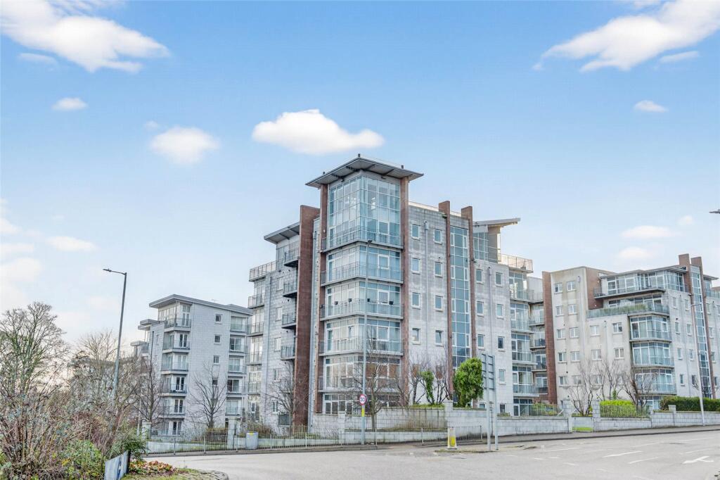 10 Queens Highlands, Aberdeen, AB15 4AR