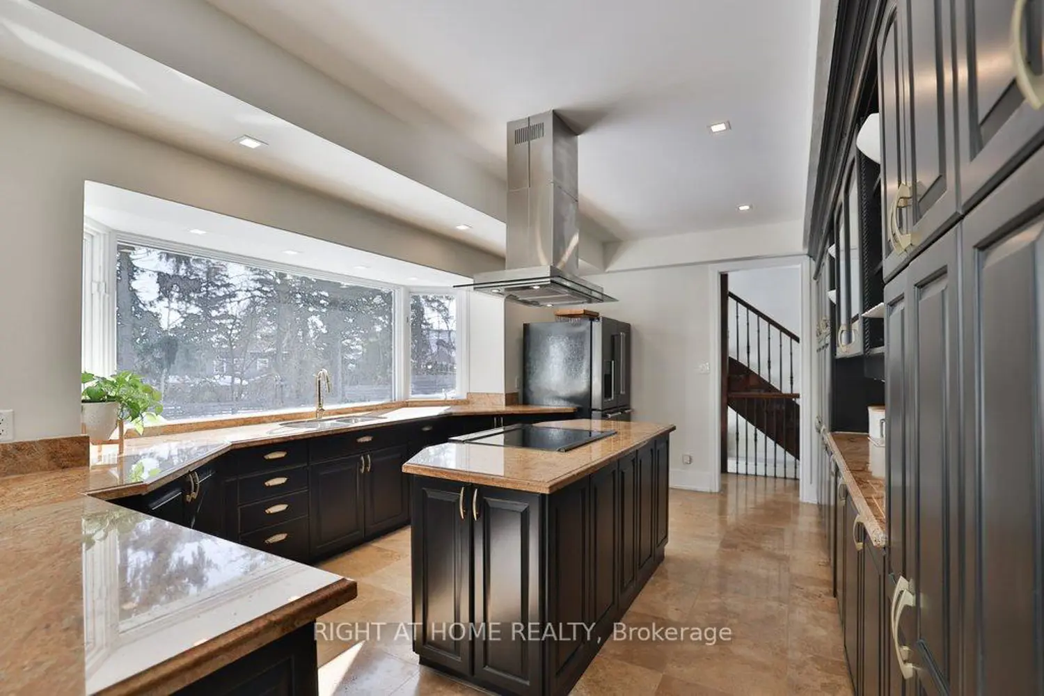 Additional image 5 of 471 Country Club Crescent