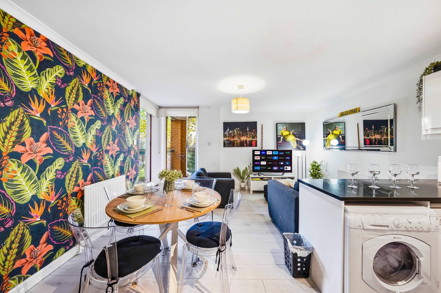 2 Bed Flat, China Court, E1W, N1 7GU