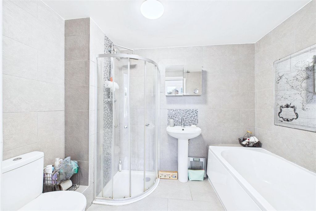 Additional image 8 of 2 bed flat for salePopular Location Close To Hill Road, Clevedon BS21