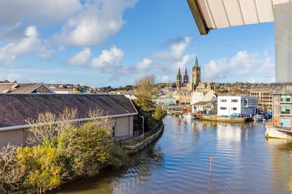 Additional image 2 of 4 bed flat for salePoltisco Wharf, Malpas Road, Truro, Cornwall TR1