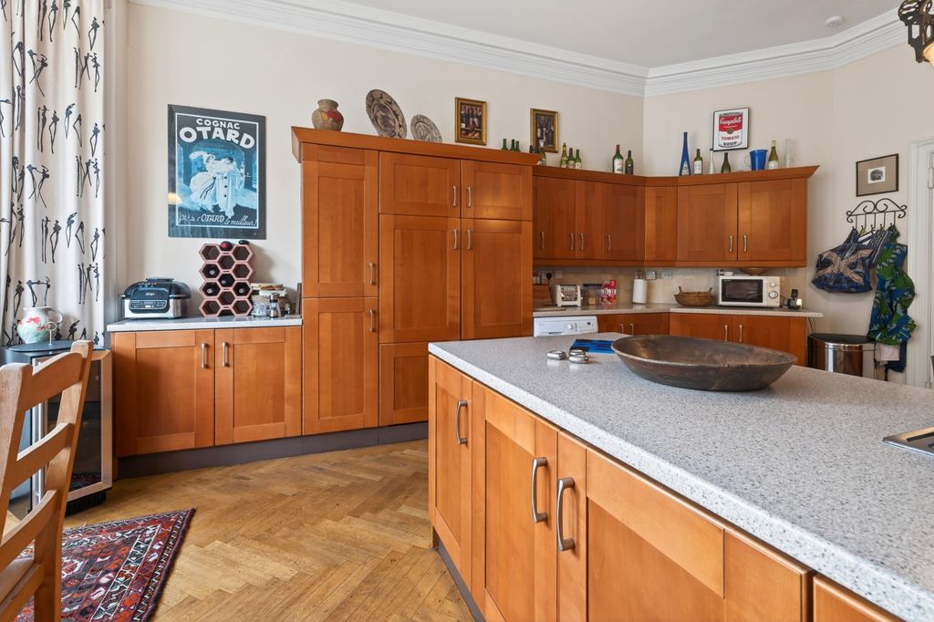Additional image 7 of 4 bed flat for sale21 2 Rothesay Terrace, Edinburgh EH3