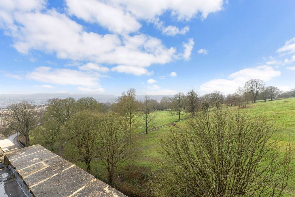 Additional image 2 of 4 bed flat for saleCavendish Place, Bath BA1