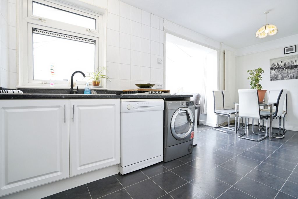 Additional image 8 of 3 bed semi-detached house for saleAshcroft Road, Luton LU2
