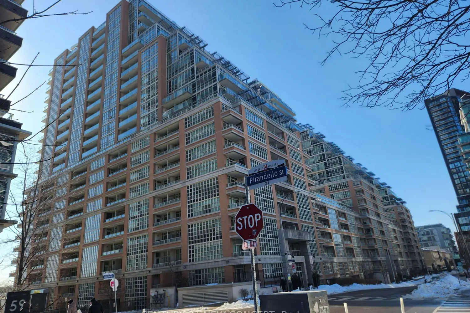 65 East Liberty Street 2207