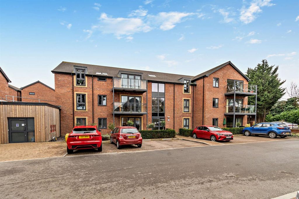 Additional image 16 of 2 bed flat for saleStapleton Court, Waller Grove, Swanland HU14