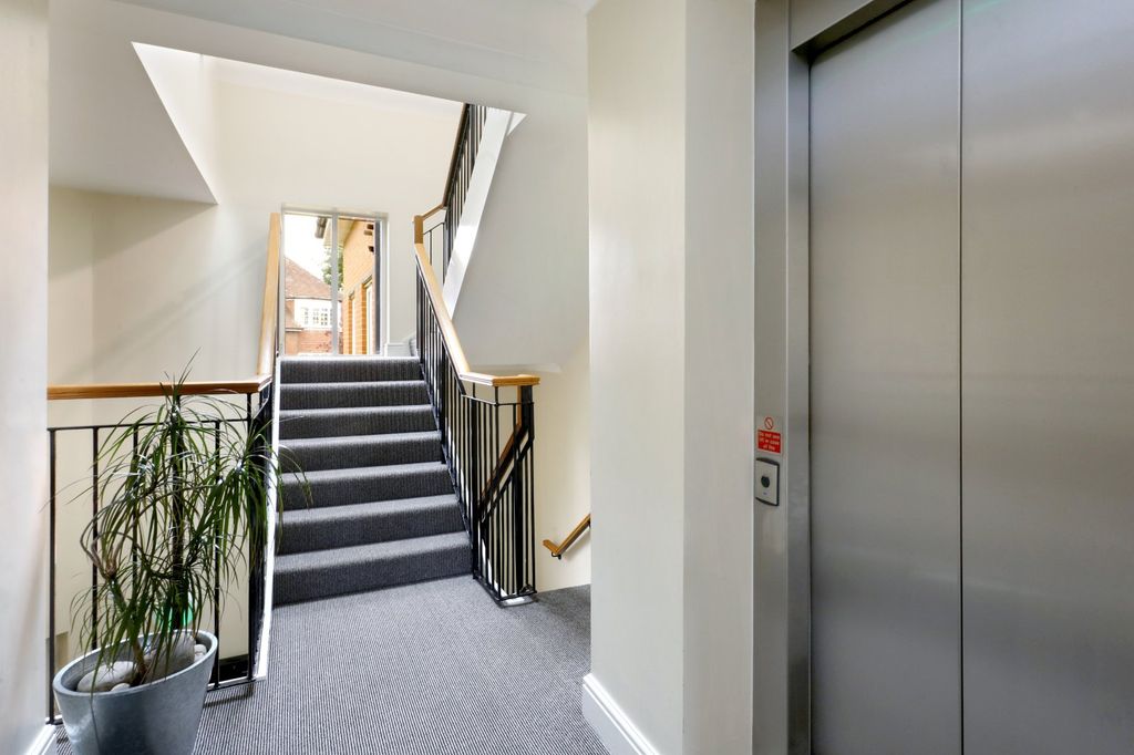 Additional image 9 of 2 bed flat for saleGrove Road, Beaconsfield, Buckinghamshire HP9