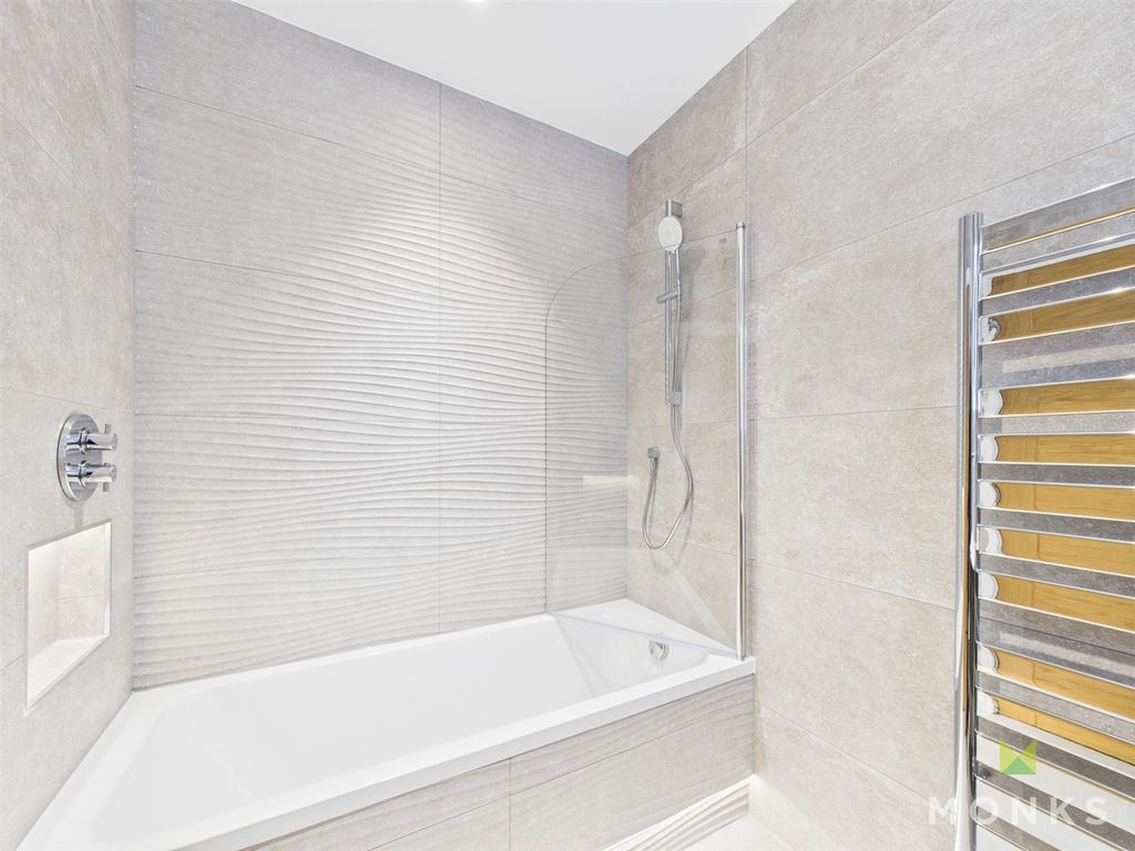 Additional image 9 of 2 bed flat for sale36 The Penthouse, Old Coleham Court, Shrewsbury SY3