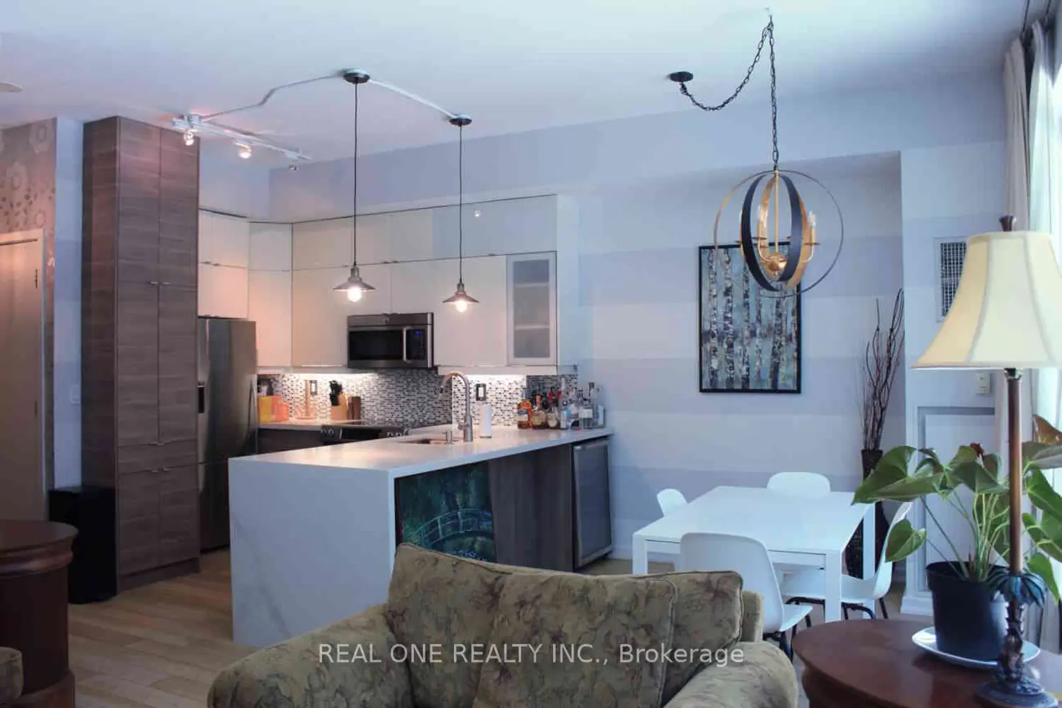 Additional image 6 of 350 Wellington Street 225