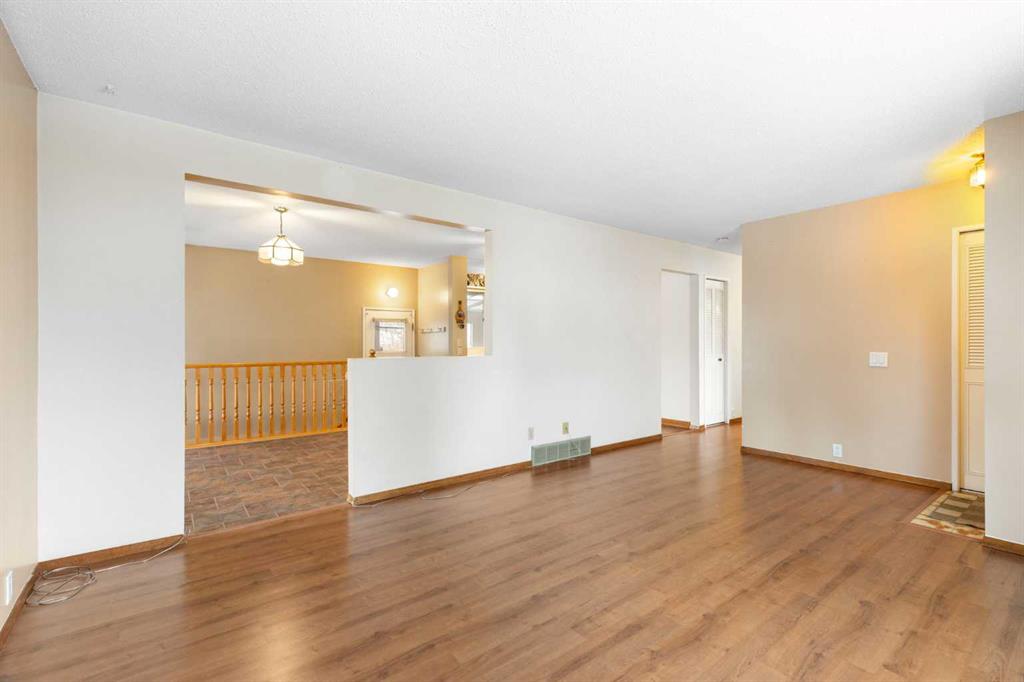 Additional image 4 of 3331 41 Street SE, Calgary, AB, T2B 1E7