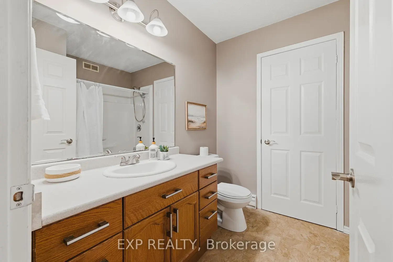 Additional image 12 of 1028 Ann Street 10