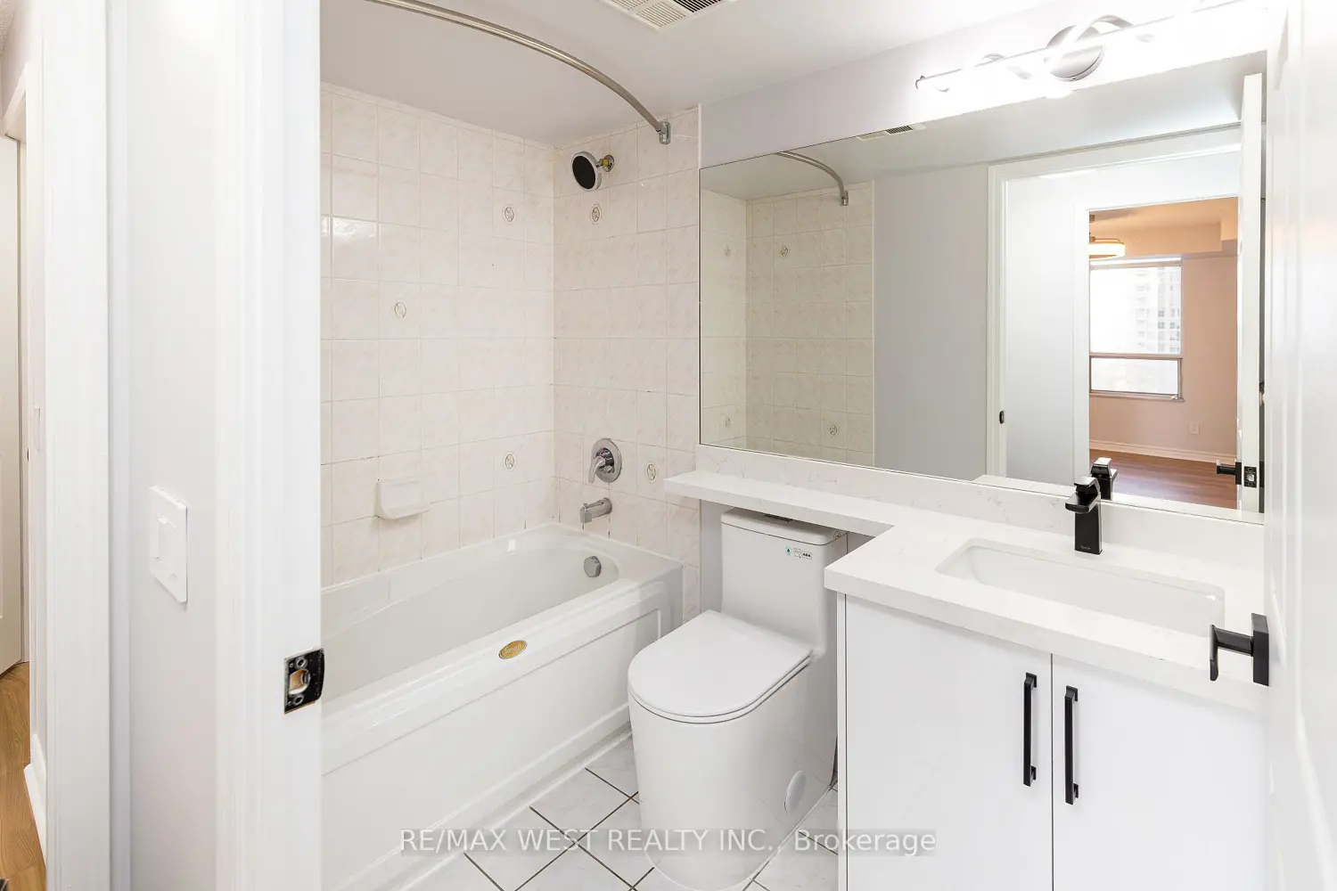 Additional image 17 of 35 Kingsbridge Garden Circle 902